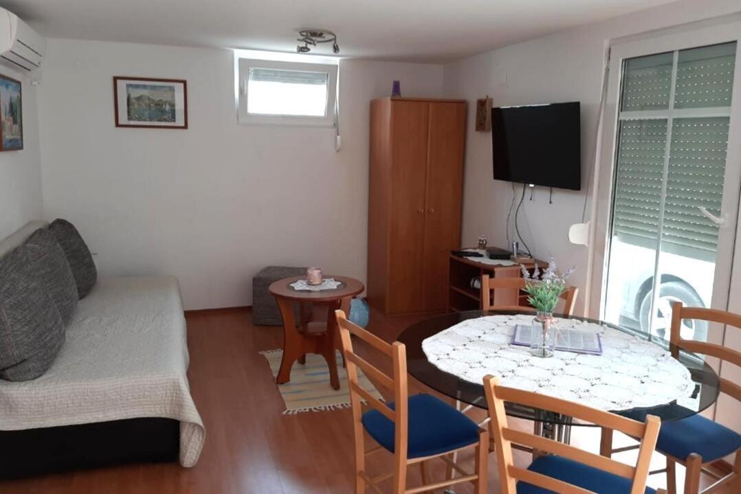 Apartments With A Parking Space Cizici, Krk - 15415 Malinska Luaran gambar