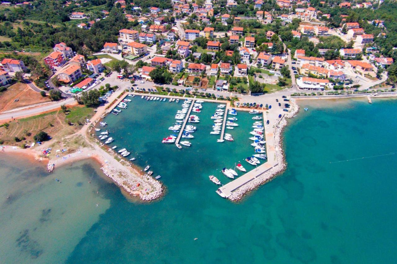 Apartments With A Parking Space Cizici, Krk - 15415 Malinska Luaran gambar